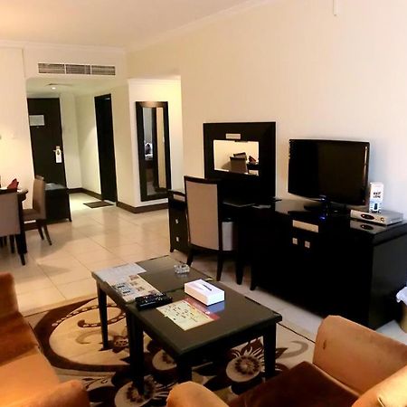 الشقق الفندقية دبيفي  Deebaj Al Khabisi Plaza المظهر الخارجي الصورة